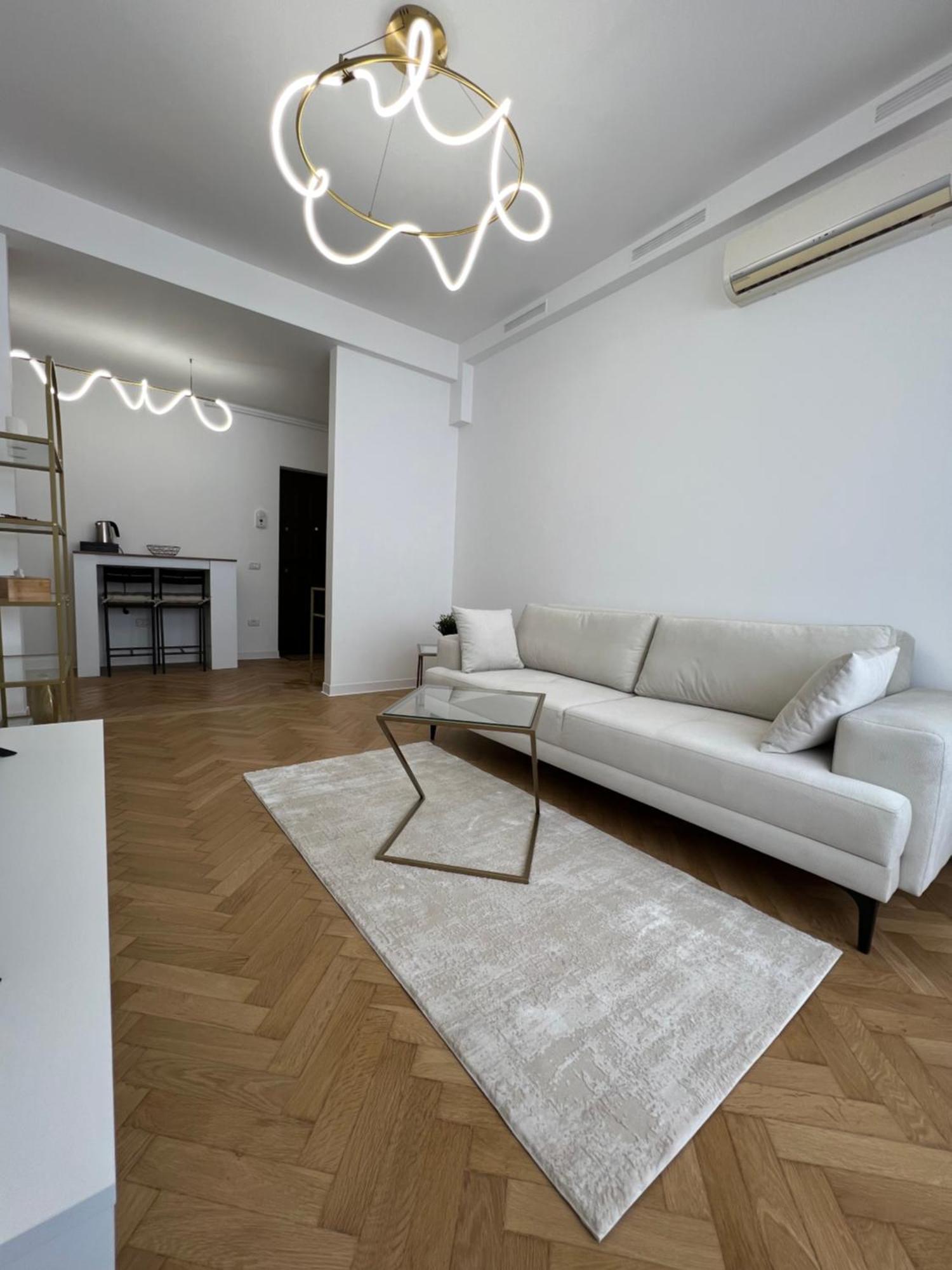 Bucharest City Center Apt Victoriei St ภายนอก รูปภาพ
