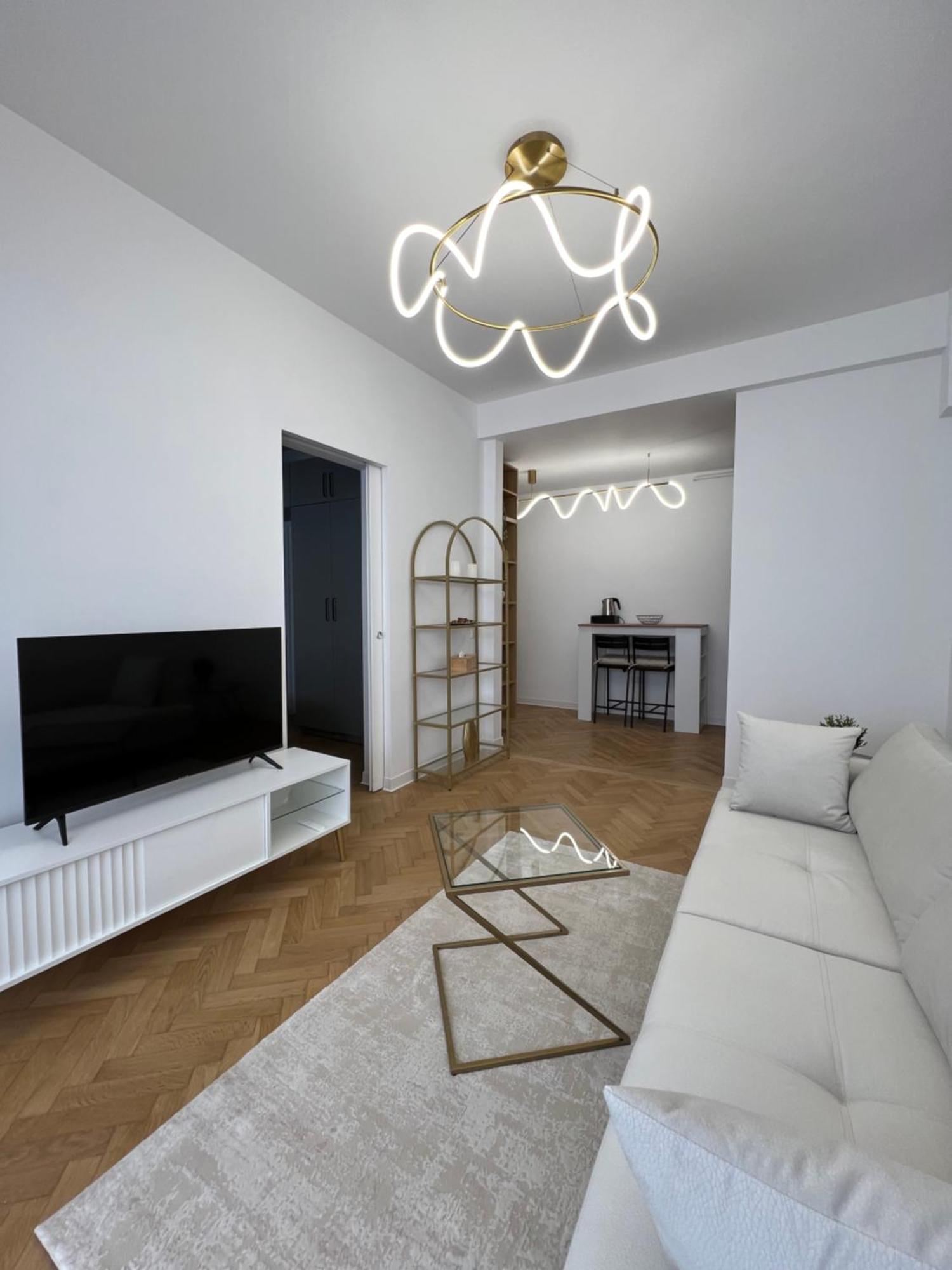 Bucharest City Center Apt Victoriei St ภายนอก รูปภาพ